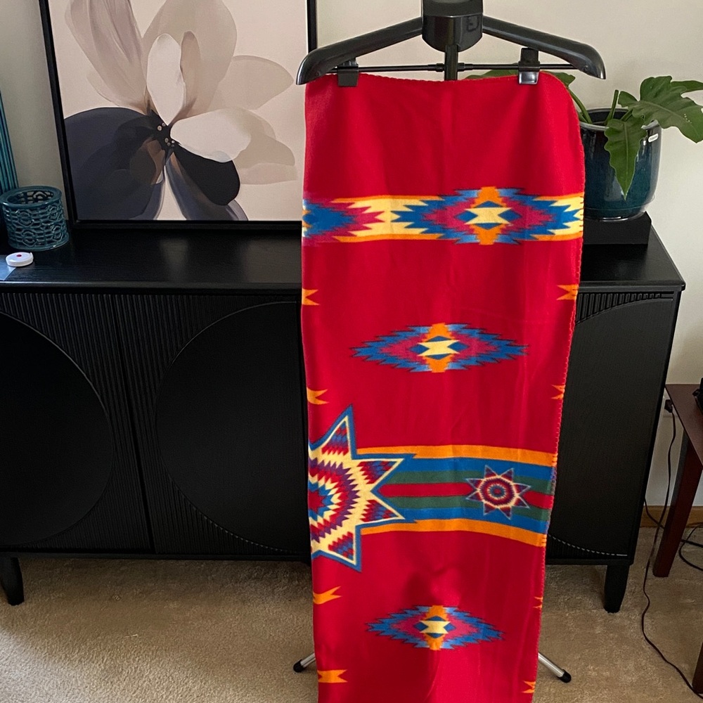 Colorful St. Labre Indian School Fleece Blanket NWOT